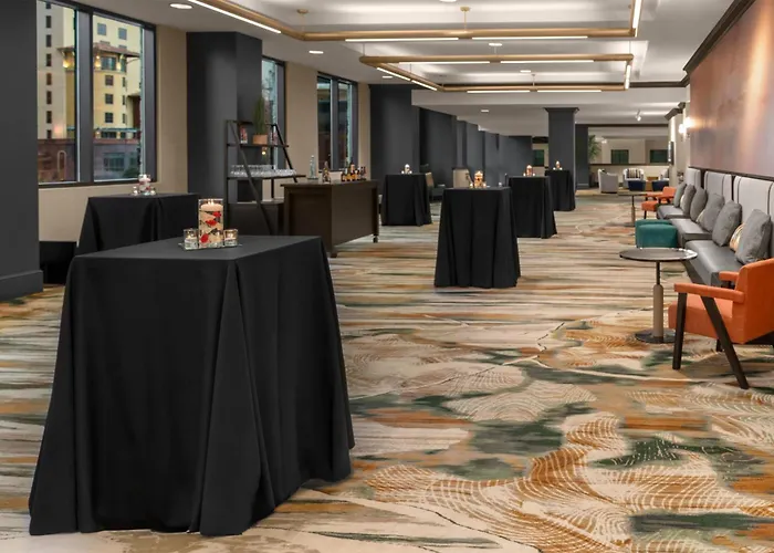 Embassy Suites Riverwalk-Downtown