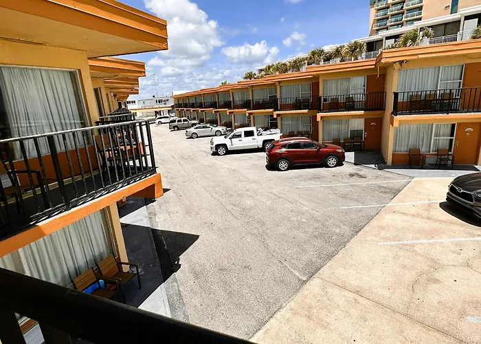 Grand Prix Motel Beach Front
