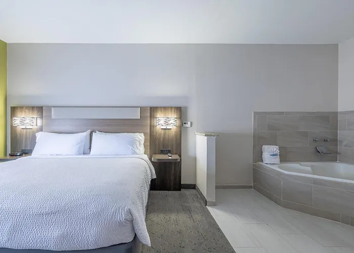 Holiday Inn Express & Suites College Station By Ihg