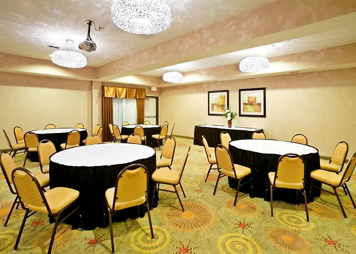 Holiday Inn Express & Suites Dallas East - Fair Park By Ihg