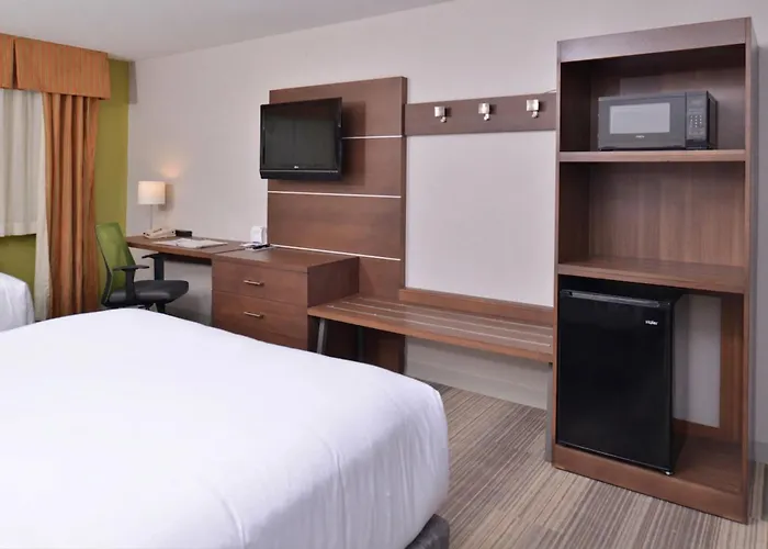 Holiday Inn Express Hotel And Suites Stevens Point By Ihg