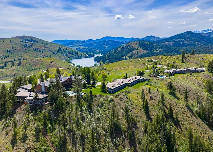 Sun Mountain Lodge