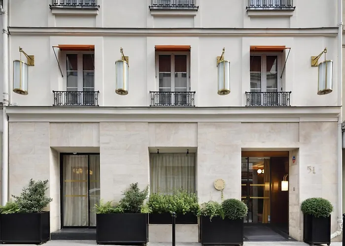 Le Belgrand Paris Champs Elysees, Tapestry By Hilton