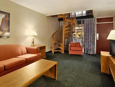 Days Inn And Conference Center