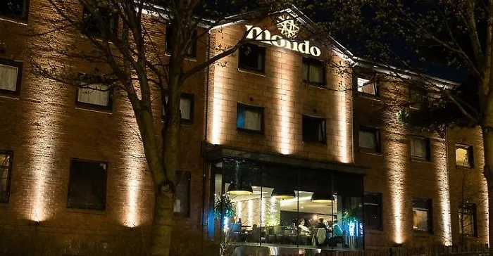 Mondo Hotel