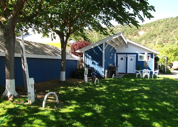 Lake Place Resort