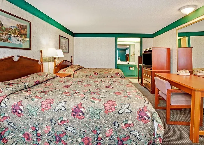 Knights Inn - Monroe