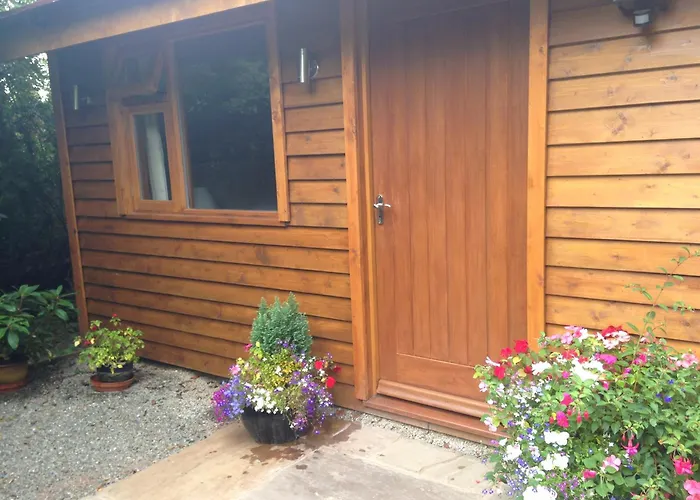 Manor Garden Lodge