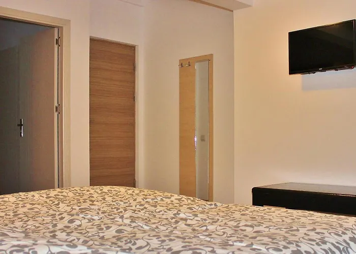 Central Guesthouse (Adults Only)