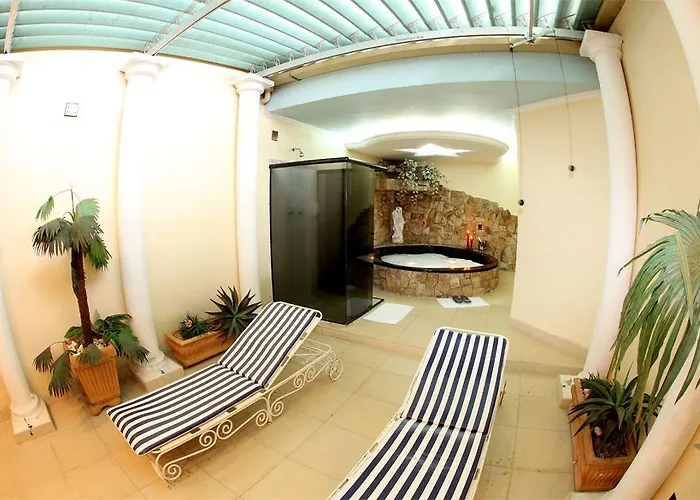 Hotel & Motel Le Baron (Adults Only)