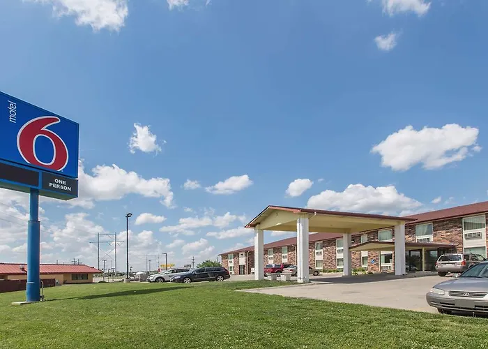 Motel 6 Omaha - Central
