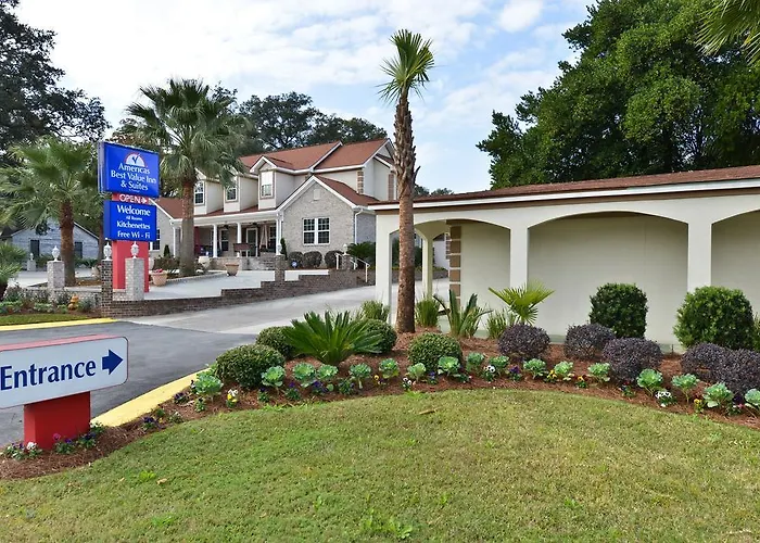 American Inn & Suites - Savannah / Garden City Port Wentworth