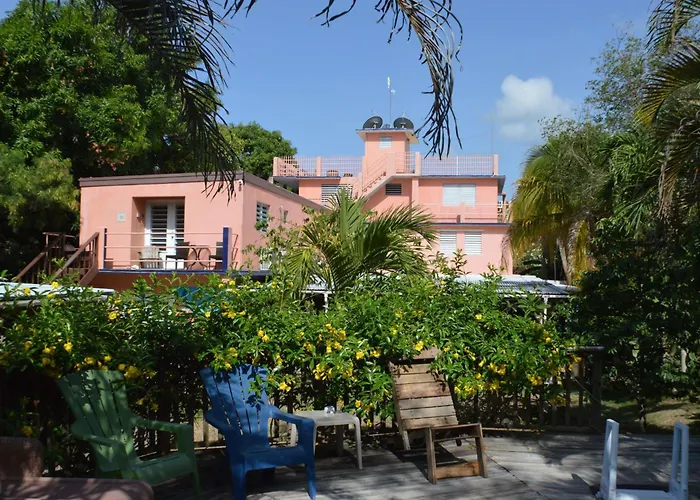 Esperanza Inn Guesthouse (Adults Only)