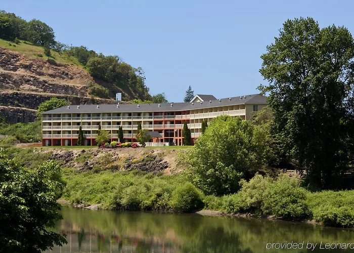 The Lodge At Roseburg