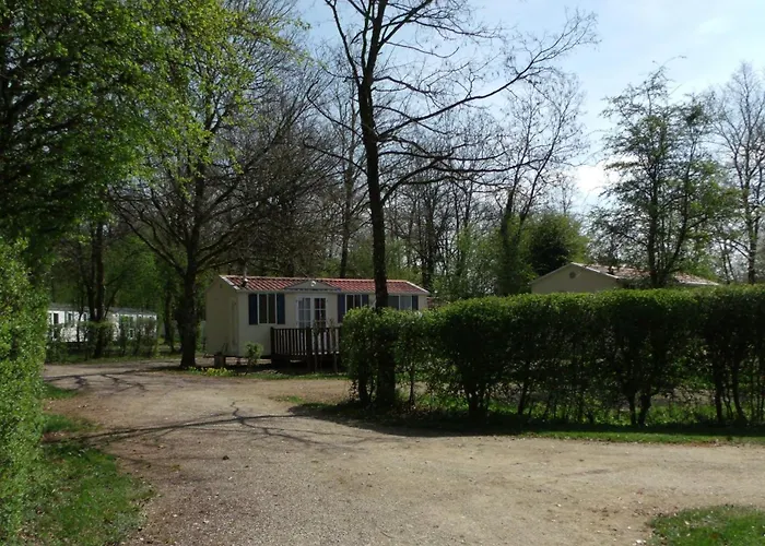 Camping De La Croix D'Arles Bourg 