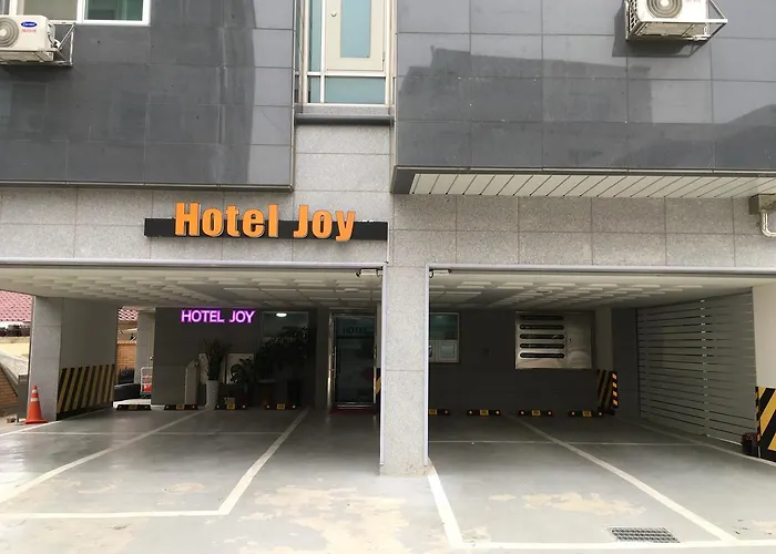 Hotel Joy Near Camp Humphres