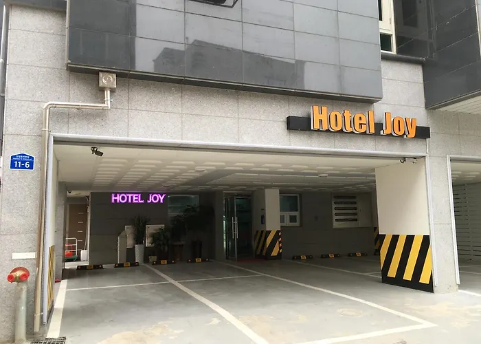 Hotel Joy Near Camp Humphres