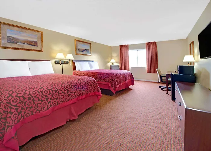 Days Inn By Wyndham St. Louis/Westport Mo