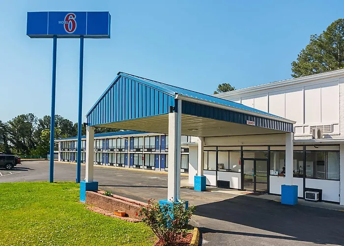 Motel 6-, Tn