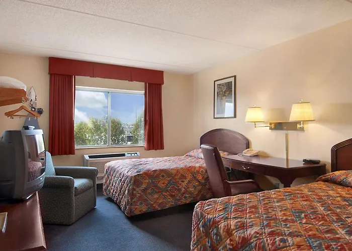Super 8 By Wyndham Manchester Airport