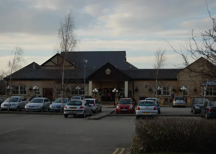 Best Western Plus Pastures Hotel