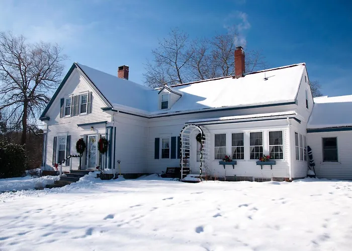 Candlebay Inn