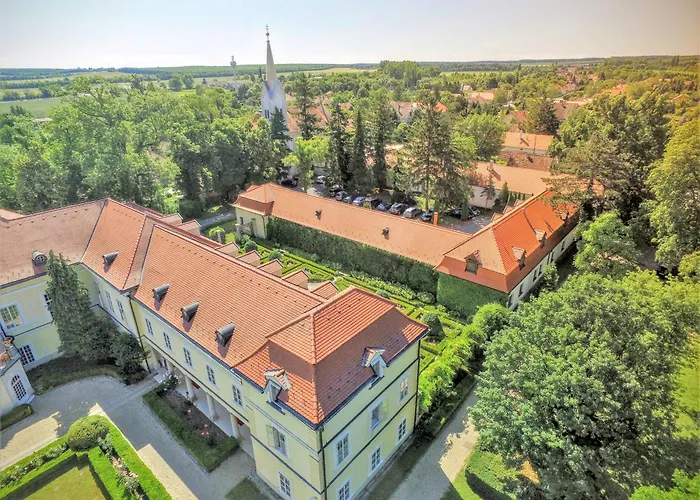 Hotel Szidonia Castle Röjtökmuzsaj