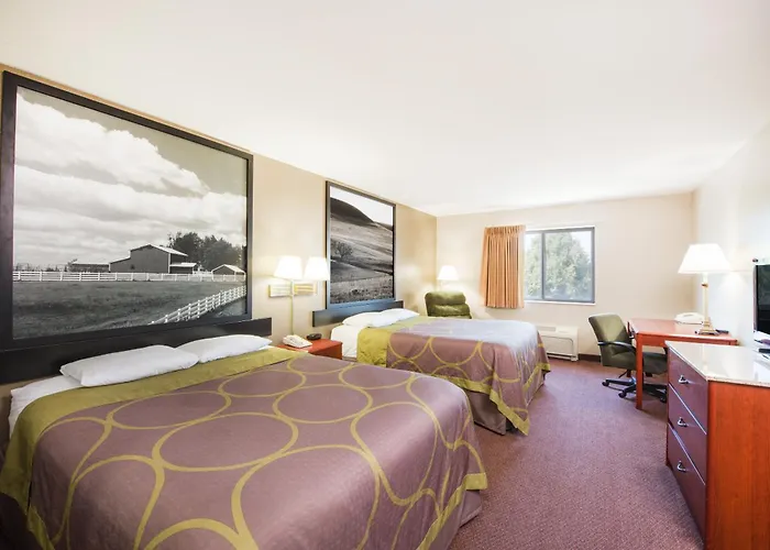 Super 8 By Wyndham Ks