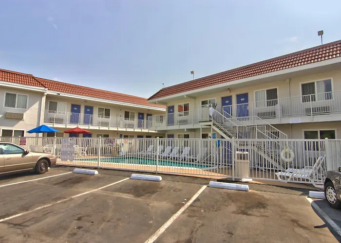 Motel 6-, Ca - Old North