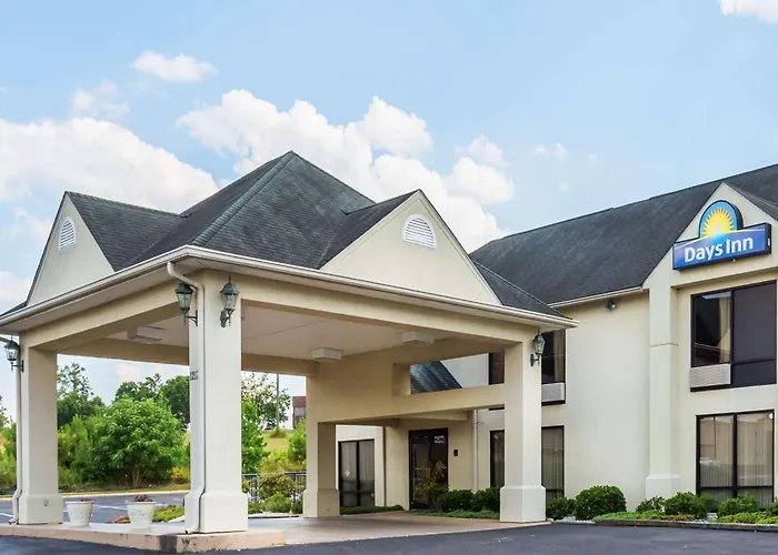 Days Inn By Wyndham Sanford