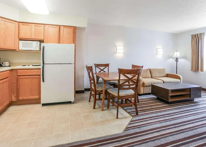 Super 8 By Wyndham Sault Ste. Marie Hotel