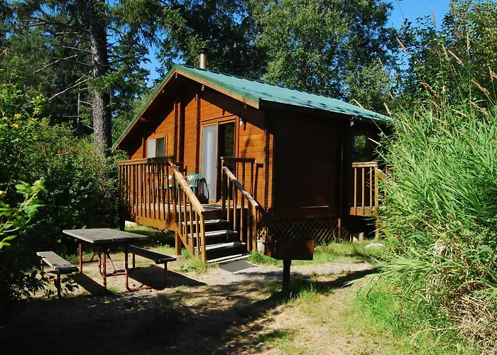 La Conner Camping Resort Beach Cabin 1