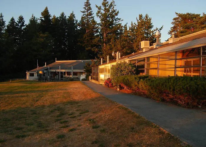 La Conner Camping Resort Beach Cabin 1