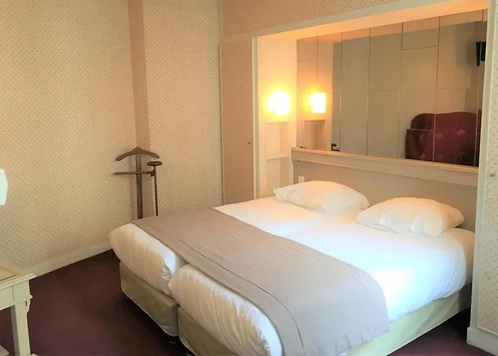Hotel Eiffel Kensington