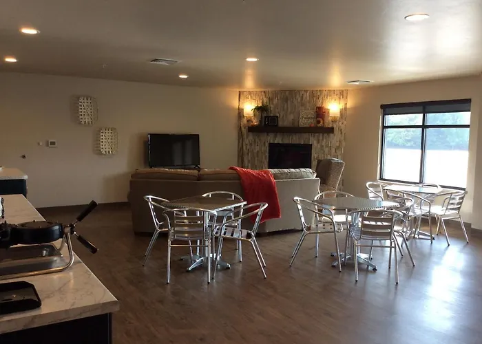 Scenic Shore Inn
