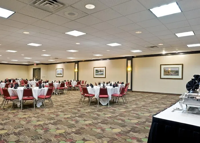 Holiday Inn Olathe Medical Center