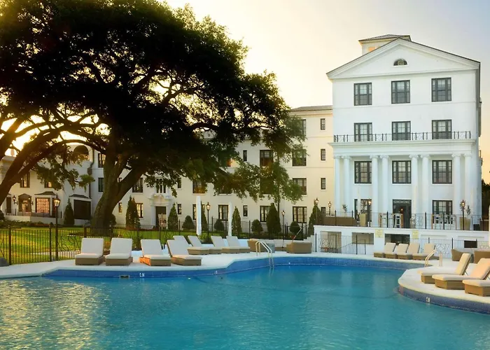 White House Hotel