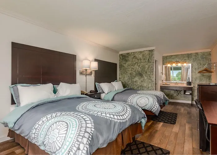 Fairway Inn