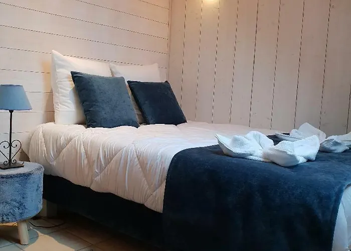 La Baie des Voiles 3 chambres 4 à 6 personnes au bord du lac plage privée