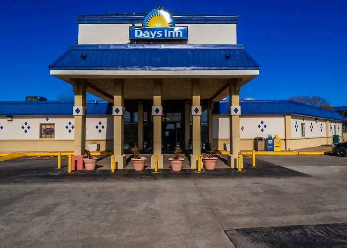 Days Inn By Wyndham Clinton
