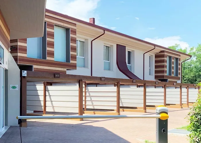 Emotional Grand Motel