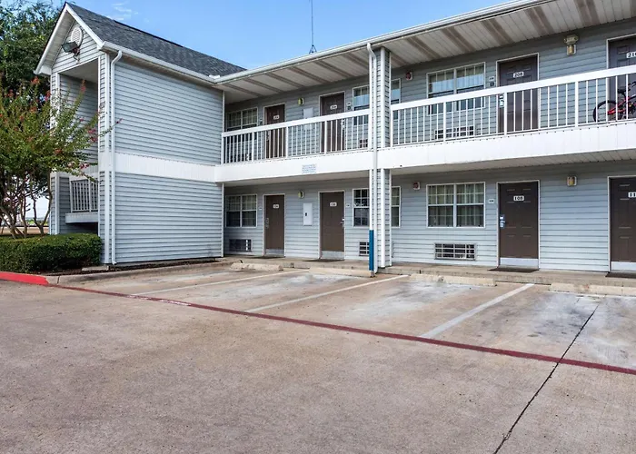 Studio 6-, Tx - Northwest