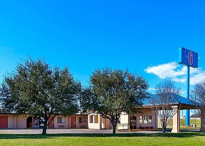 Motel 6-, Tx
