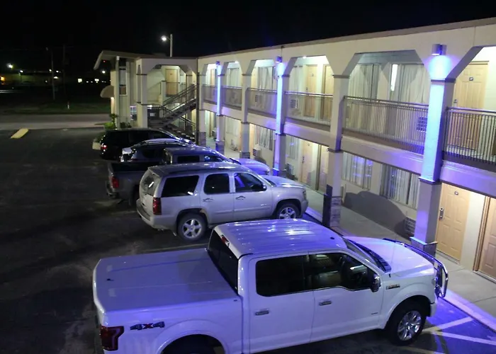 Hutchinson Inn