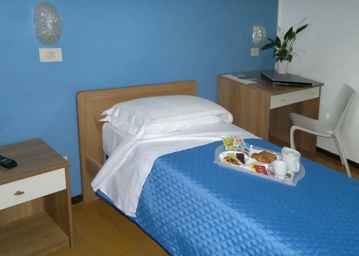 Albergo Papillon San Polo dʼEnza in Caviano