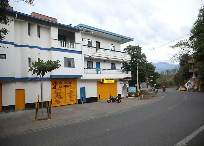 Hospedaje Aquel Almendro