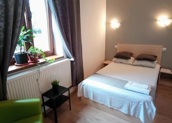Central Guesthouse (Adults Only)