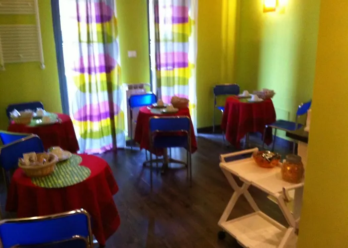 Almi Rooms