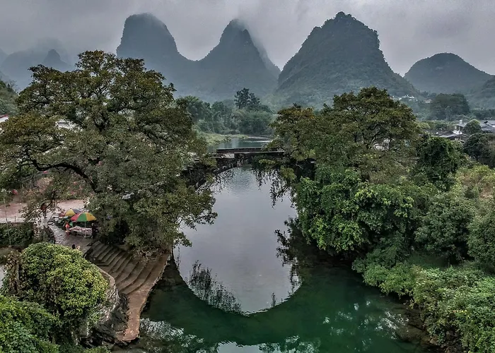 Yangshuo Mountain Retreat