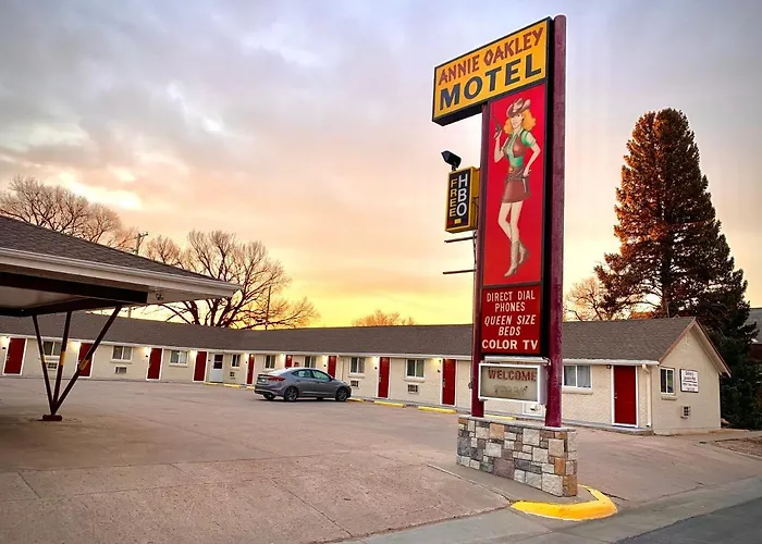 Annie Oakley Motel Oakley